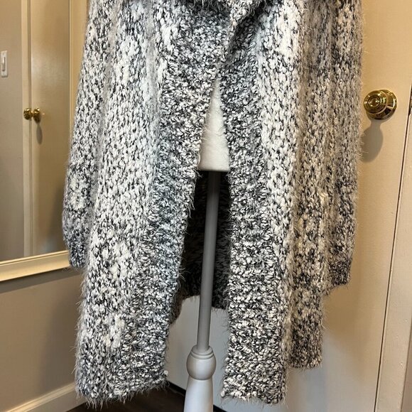 NWT BB Dakota White & Gray Open Front Knit Eyelash Cardigan, Size Medium - Picture 6 of 16